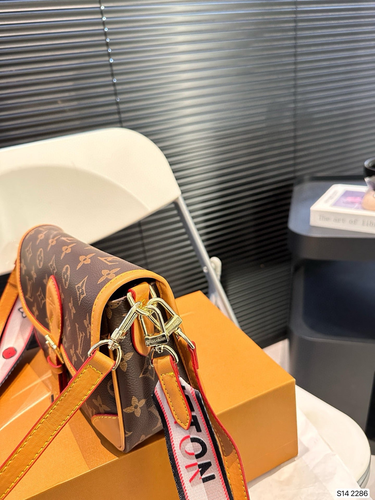 Louis Vuitton DIANE Baguette
