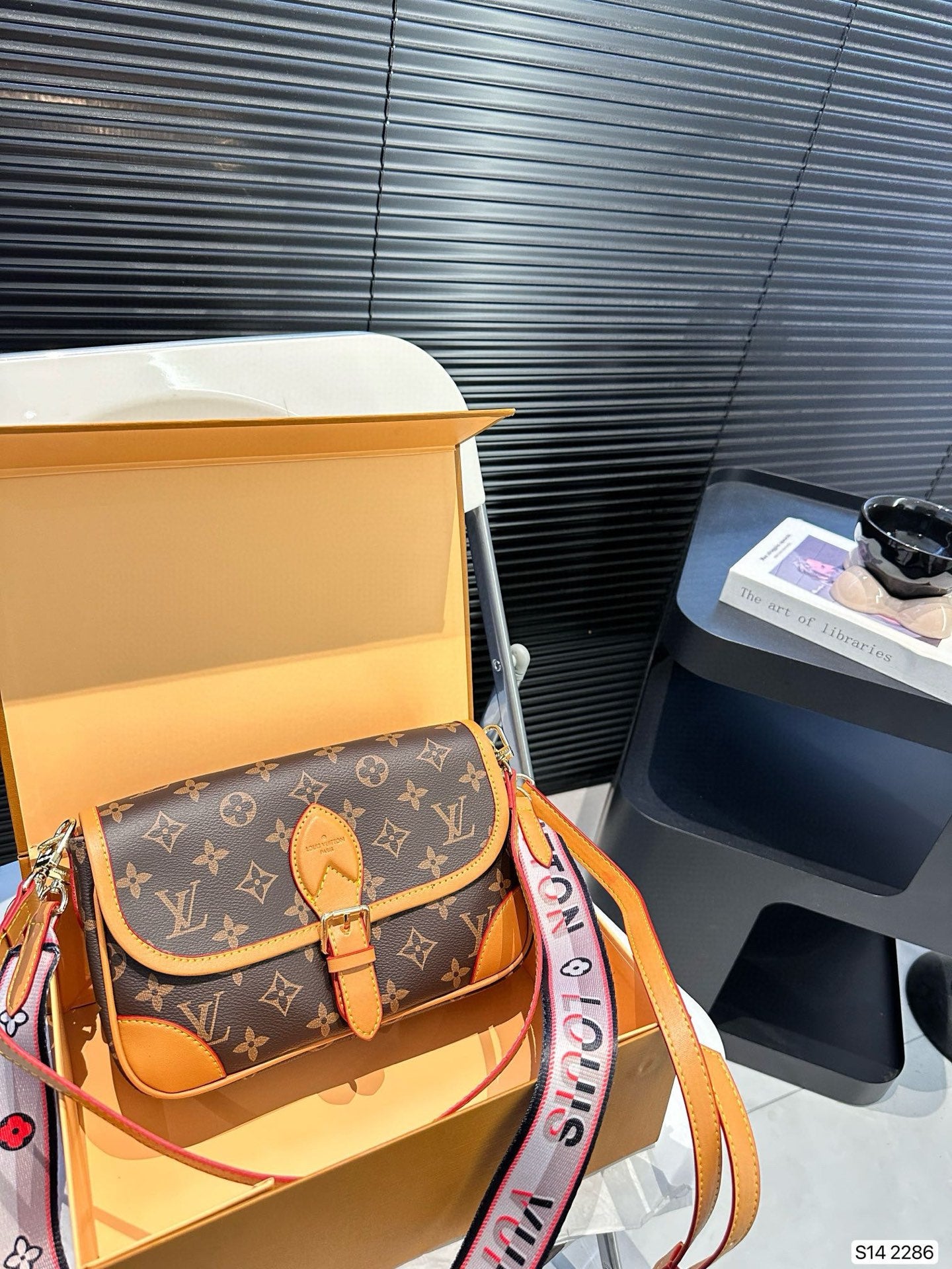 Louis Vuitton DIANE Baguette