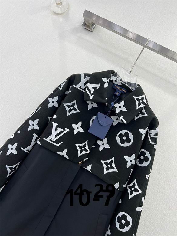 Louis Vuitton Women’s Jacket– Monogram Classic (71)