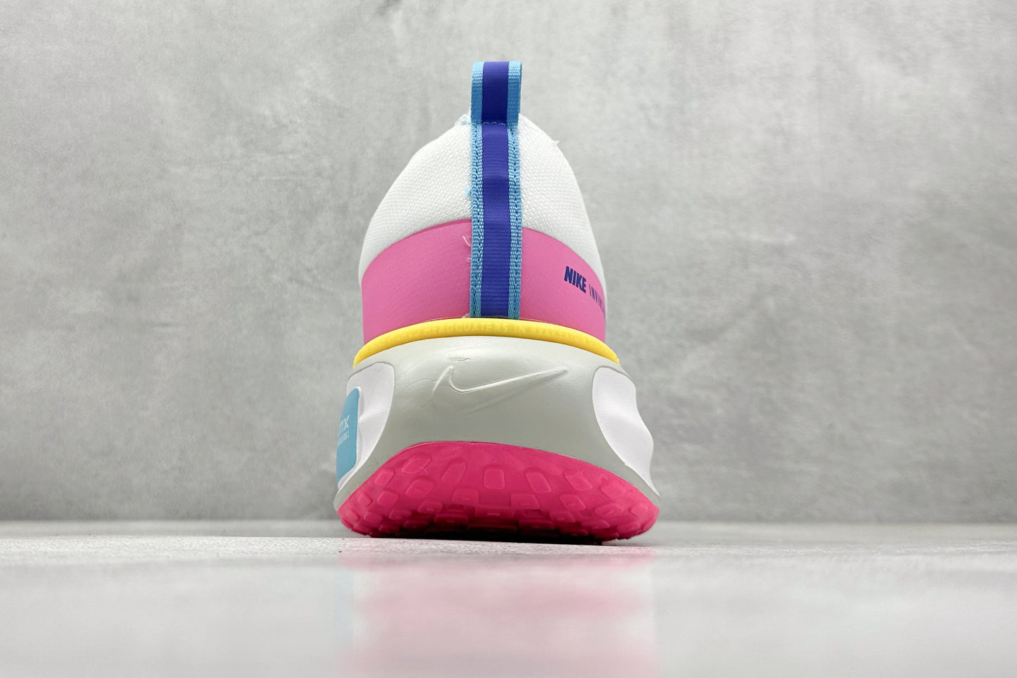 Athletic shoes